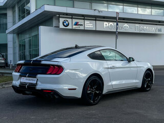 2021 Ford Mustang VI Рестайлинг, белый, 3790000 рублей, вид 5