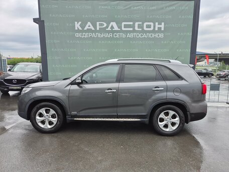2020 Kia Sorento II Рестайлинг, серый, 1880000 рублей, вид 3