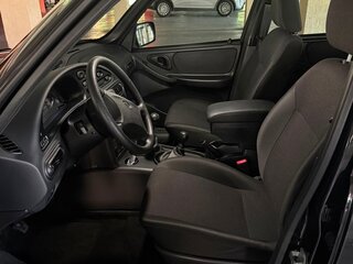 2023 Lada (ВАЗ) Niva Travel I, чёрный, 850000 рублей, вид 4