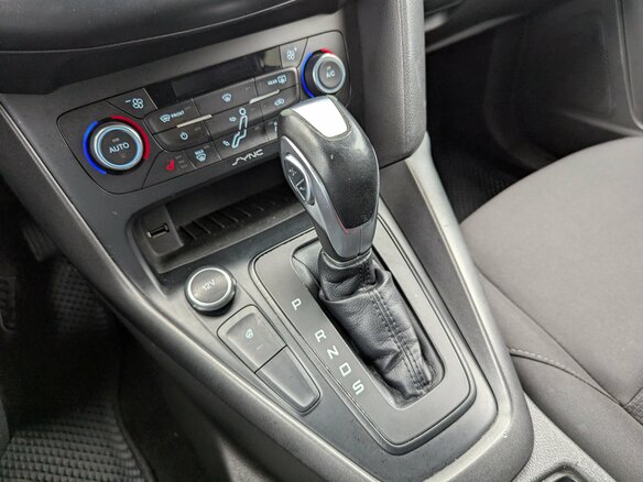 2016 Ford Focus III Рестайлинг, коричневый - вид 17