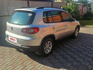 2011 Volkswagen Tiguan I, серебристый, 940000 рублей, вид 4