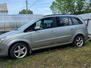 2008 Opel Zafira B Рестайлинг, серебристый, 550000 рублей, вид 3