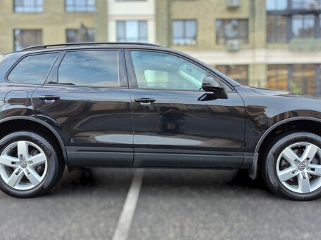 2015 Volkswagen Touareg II Рестайлинг, чёрный, 2100000 рублей, вид 5