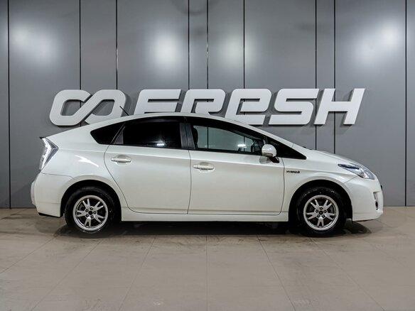 2010 Toyota Prius III (XW30), белый, 1499000 рублей - вид 4