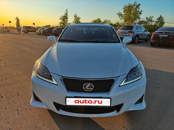 2012 Lexus IS 250 II Рестайлинг 2, белый, 1930000 рублей - вид 1