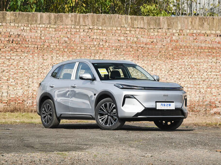 2026 Geely Galaxy Starship 7 135km, серебристый, 3189000 рублей, вид 3
