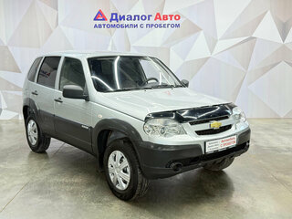 2017 Chevrolet Niva I Рестайлинг, серебристый, 470000 рублей, вид 3