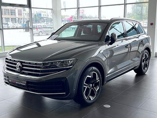 2026 Volkswagen Touareg III Рестайлинг, серый, 14550000 рублей, вид 4