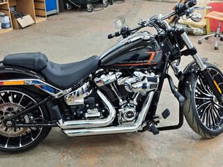 2023 Harley-Davidson Breakout, чёрный, 2600000 рублей, вид 2