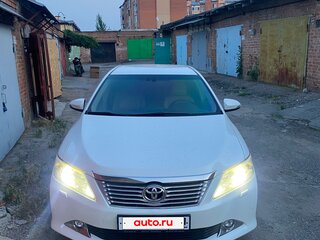 2012 Toyota Camry VII (XV50), белый, 1700000 рублей, вид 1