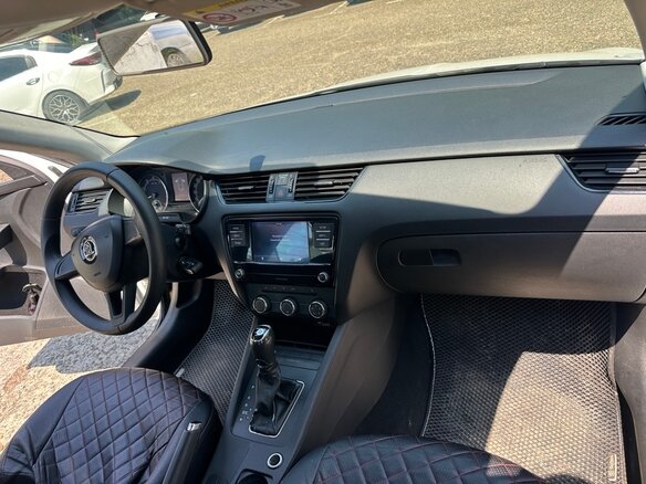 2019 Skoda Octavia III (A7) Рестайлинг, белый - вид 12