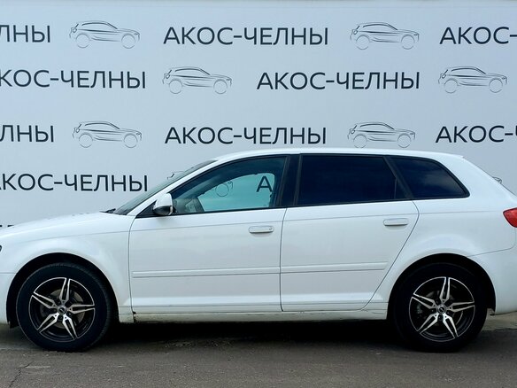 2011 Audi A3 II (8P) Рестайлинг 2, белый - вид 4