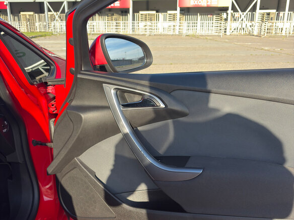 2014 Opel Astra GTC J Рестайлинг, красный, 739000 рублей - вид 19