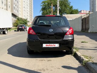 2011 Nissan Tiida I Рестайлинг, коричневый, 600000 рублей, вид 3