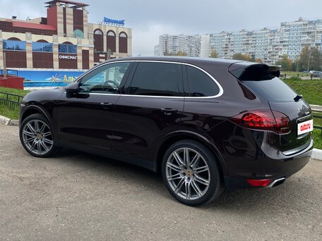 2014 Porsche Cayenne II Рестайлинг (958), коричневый, 2495000 рублей, вид 2