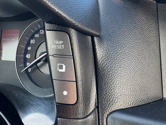 2010 Infiniti M25 IV, серый, 1160000 рублей - вид 28