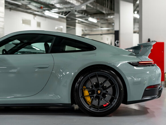 2026 Porsche 911 Carrera 4 GTS VIII (992) Рестайлинг, зелёный, 29000000 рублей - вид 17
