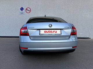 2018 Skoda Octavia III (A7) Рестайлинг, серебристый, 1700000 рублей, вид 5