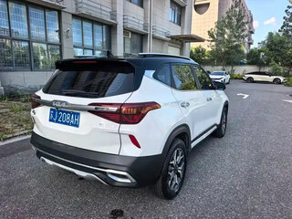 2021 Kia KX3, белый, 1658000 рублей, вид 4