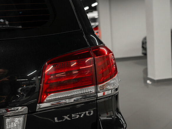 2013 Lexus LX 570 III Рестайлинг, чёрный, 4950000 рублей - вид 8