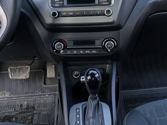 2015 Kia Rio III Рестайлинг, бежевый, 830000 рублей - вид 16
