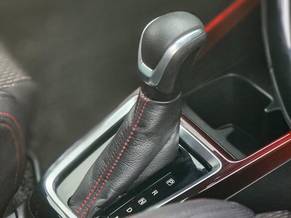 2023 Suzuki Swift Sport V, жёлтый - вид 9