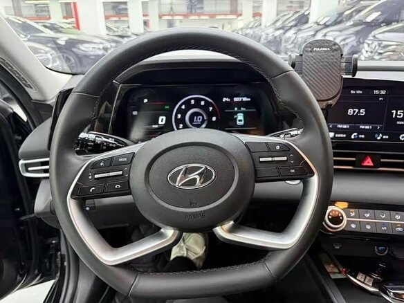 2022 Hyundai Elantra VII (CN7), чёрный, 1500000 рублей - вид 11