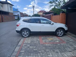 2013 Nissan Qashqai+2 I Рестайлинг, белый, 1325000 рублей, вид 2