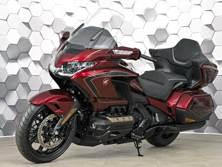 2025 Honda GL 1800 Gold Wing, красный, 3599000 рублей, вид 2