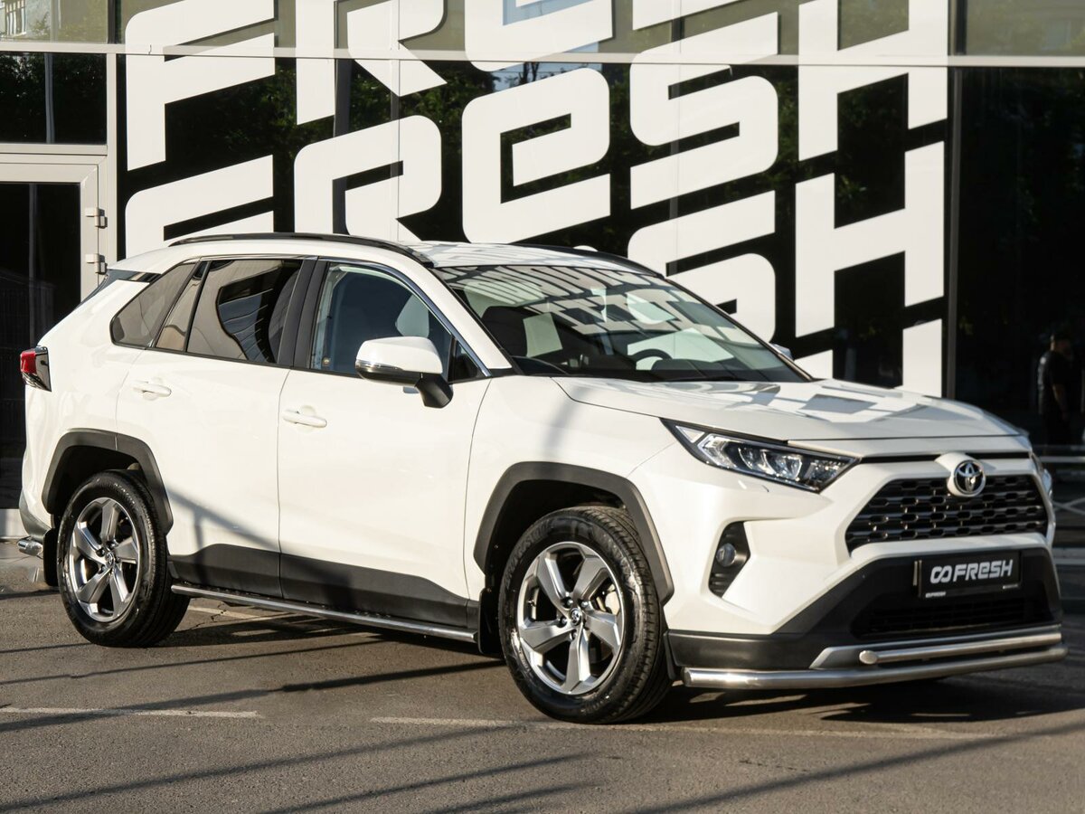 Открыть фотографии: Toyota RAV4 V (XA50)