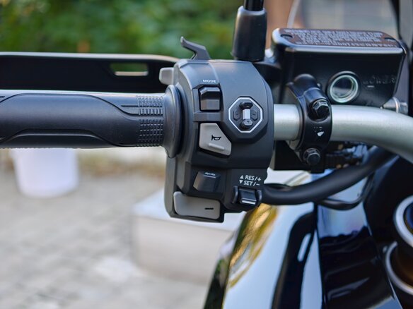 2025 Honda X-ADV, чёрный, 1520000 рублей - вид 7