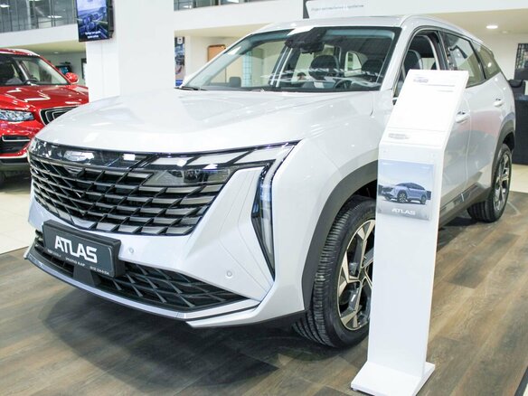 2026 Geely Atlas II, серебристый, 4119990 рублей - вид 1