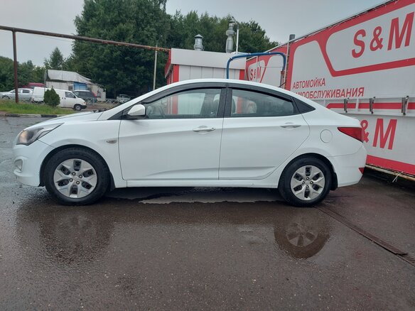 2016 Hyundai Solaris I Рестайлинг, белый, 600000 рублей - вид 12