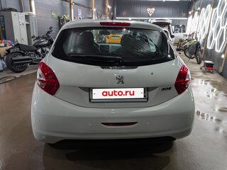 2013 Peugeot 208 I, белый, 649000 рублей, вид 3
