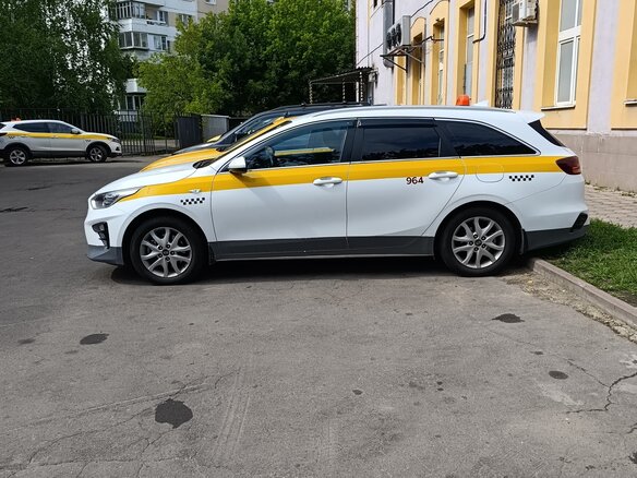 2020 Kia Ceed III, белый - вид 3