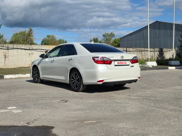 2017 Toyota Camry VII (XV50) Рестайлинг 2, белый, 2450000 рублей - вид 5