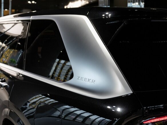 2025 Zeekr 9X 70 kWh, чёрный - вид 21