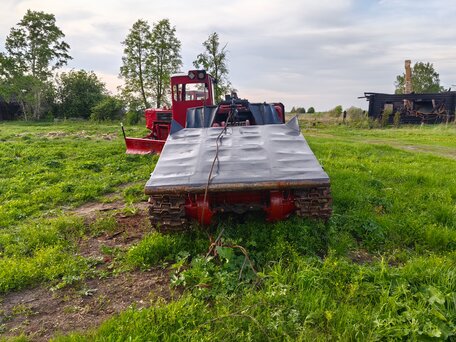 1990 ОТЗ ТДТ-55, красный, 450000 рублей, вид 3