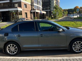 2016 Volkswagen Jetta VI Рестайлинг, серый, 990000 рублей, вид 3