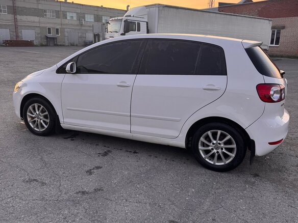 2012 Volkswagen Golf Plus II, белый, 585000 рублей - вид 8