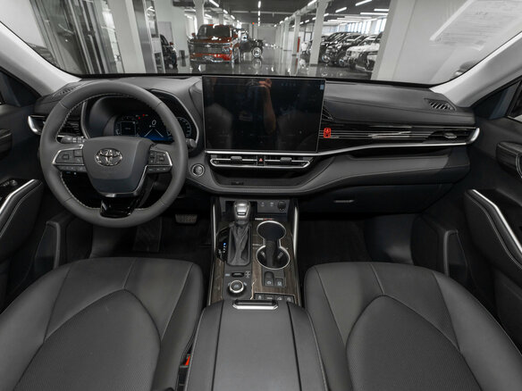 2026 Toyota Highlander IV (XU70), серый, 5680000 рублей - вид 7