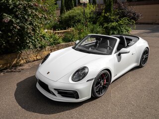 2022 Porsche 911 Carrera 4 GTS VIII (992), белый, 17800000 рублей, вид 3