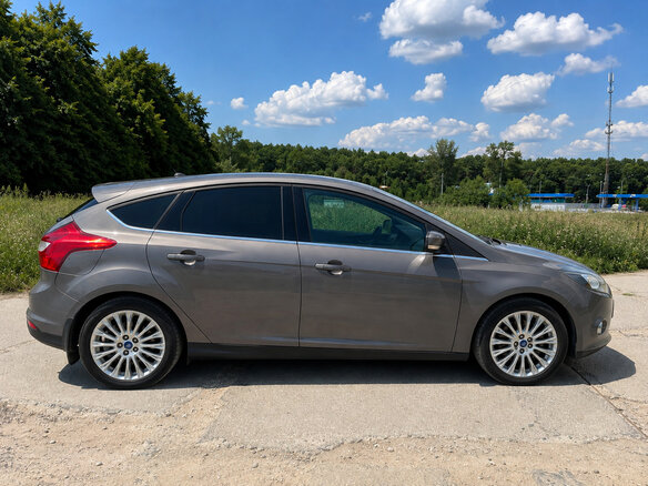2012 Ford Focus III, серый - вид 2