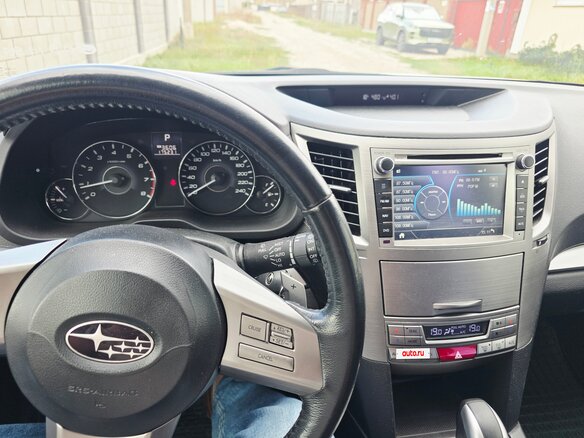 2012 Subaru Outback IV Рестайлинг, белый, 1720000 рублей - вид 9