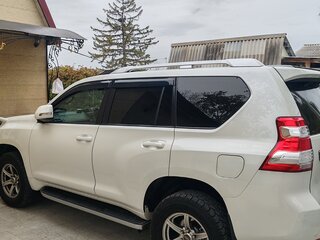 2014 Toyota Land Cruiser Prado 4-speed 150 Series Рестайлинг 1, белый, 3340000 рублей, вид 3