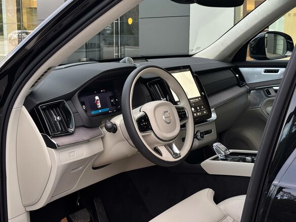 2026 Volvo XC90 B5 II Рестайлинг 2, чёрный, 11100000 рублей - вид 8