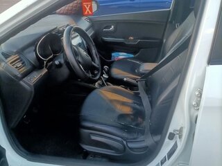 2013 Kia Rio 5-speed III, белый, 666000 рублей, вид 5