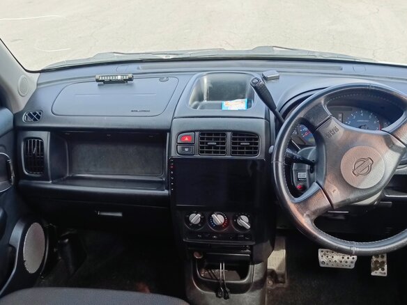 2001 Nissan Cube I Рестайлинг (Z10), белый - вид 2