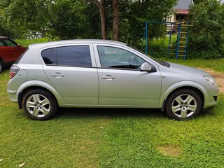 2011 Opel Astra H Рестайлинг, серебристый, 600000 рублей, вид 4