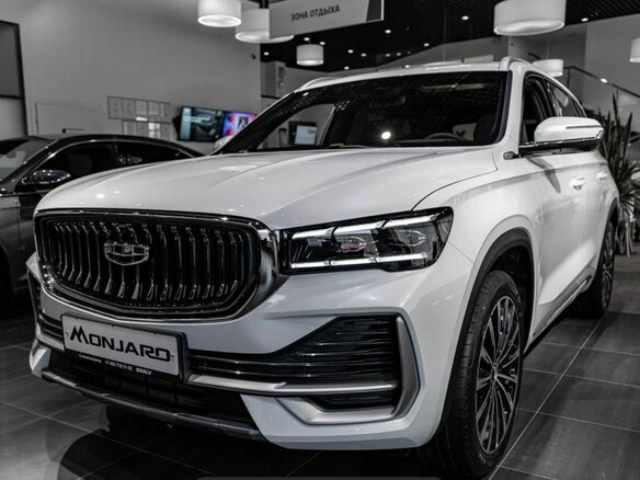 2026 Geely Monjaro I Рестайлинг, белый, 4949990 рублей - вид 4